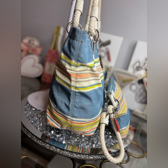 Coach 2011 Nautical East West Striped Beach Tote w/ matching wristlet - Picture 7 of 15